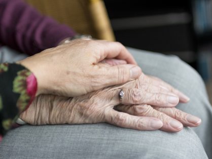 O wczesnych objawach Alzheimera i reagowaniu na podejrzenie choroby